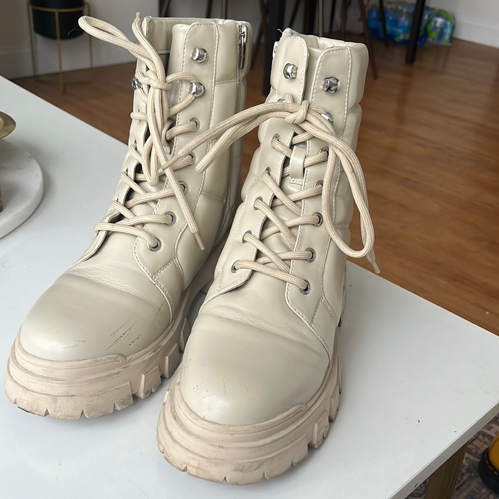 Marc Fisher Women’s Amita Ankle boot.